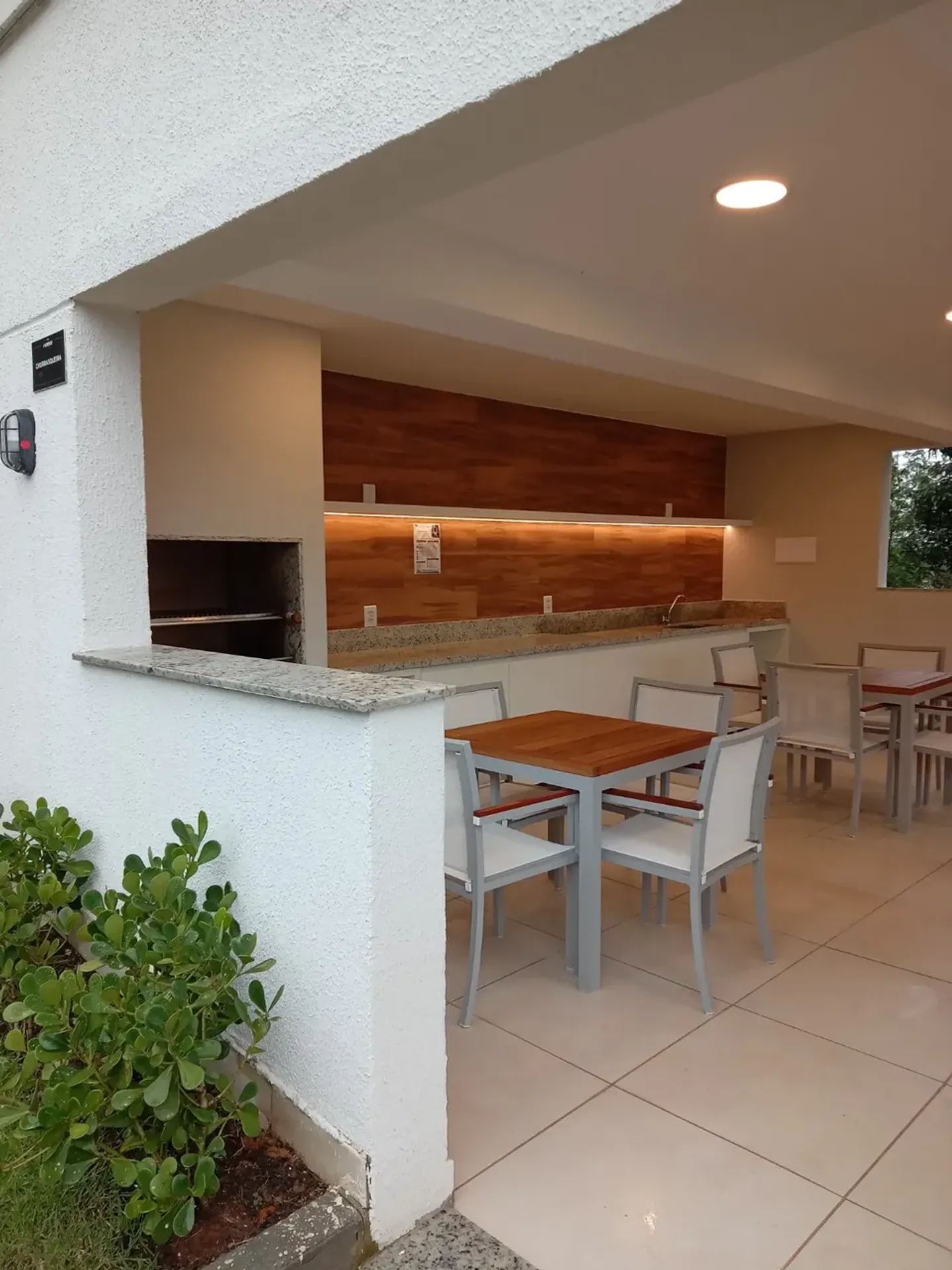 Apartamento com 2 quartos e varanda em bom estado — photo 29