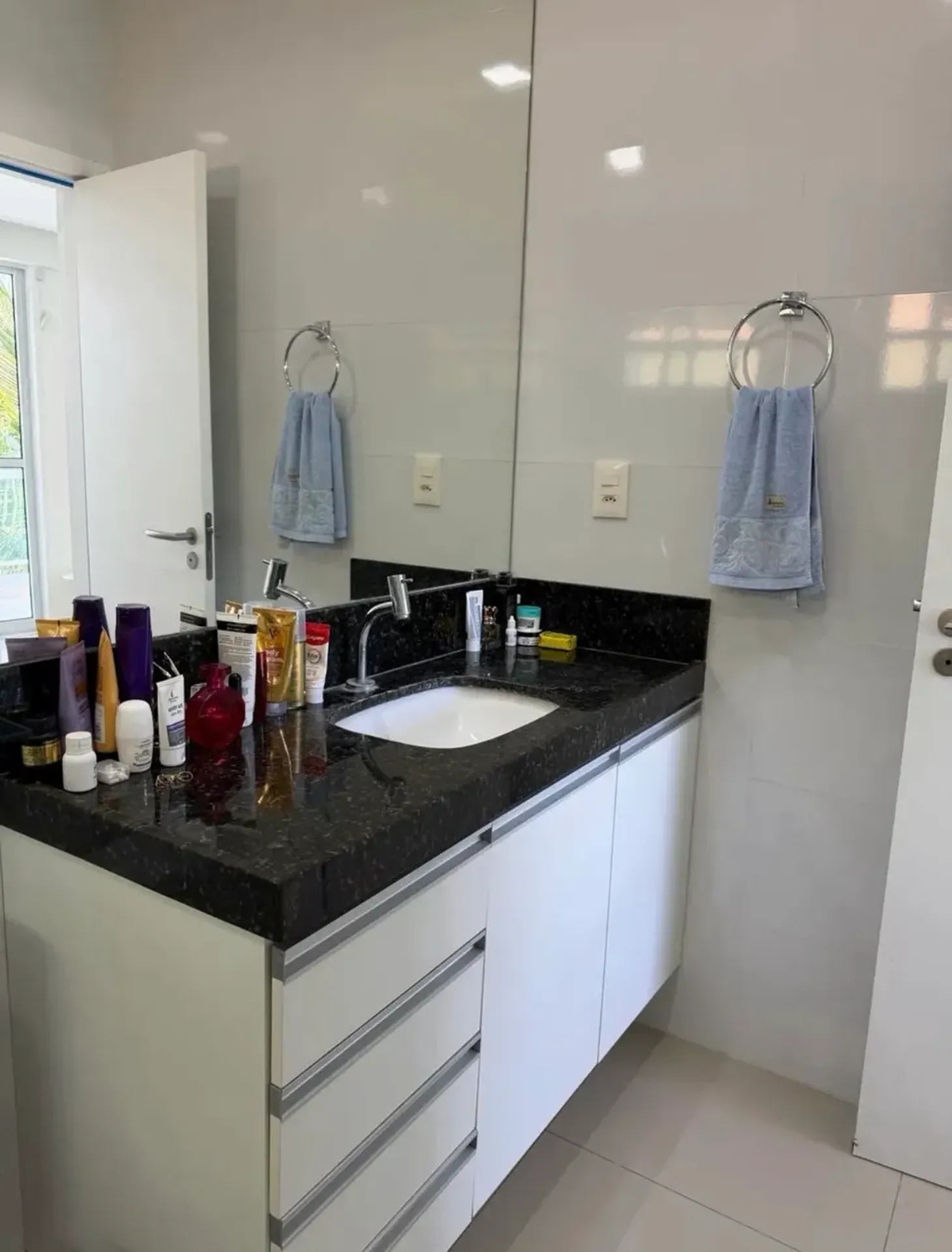Furnished 3-bedroom house with private garden and parking — photo 13