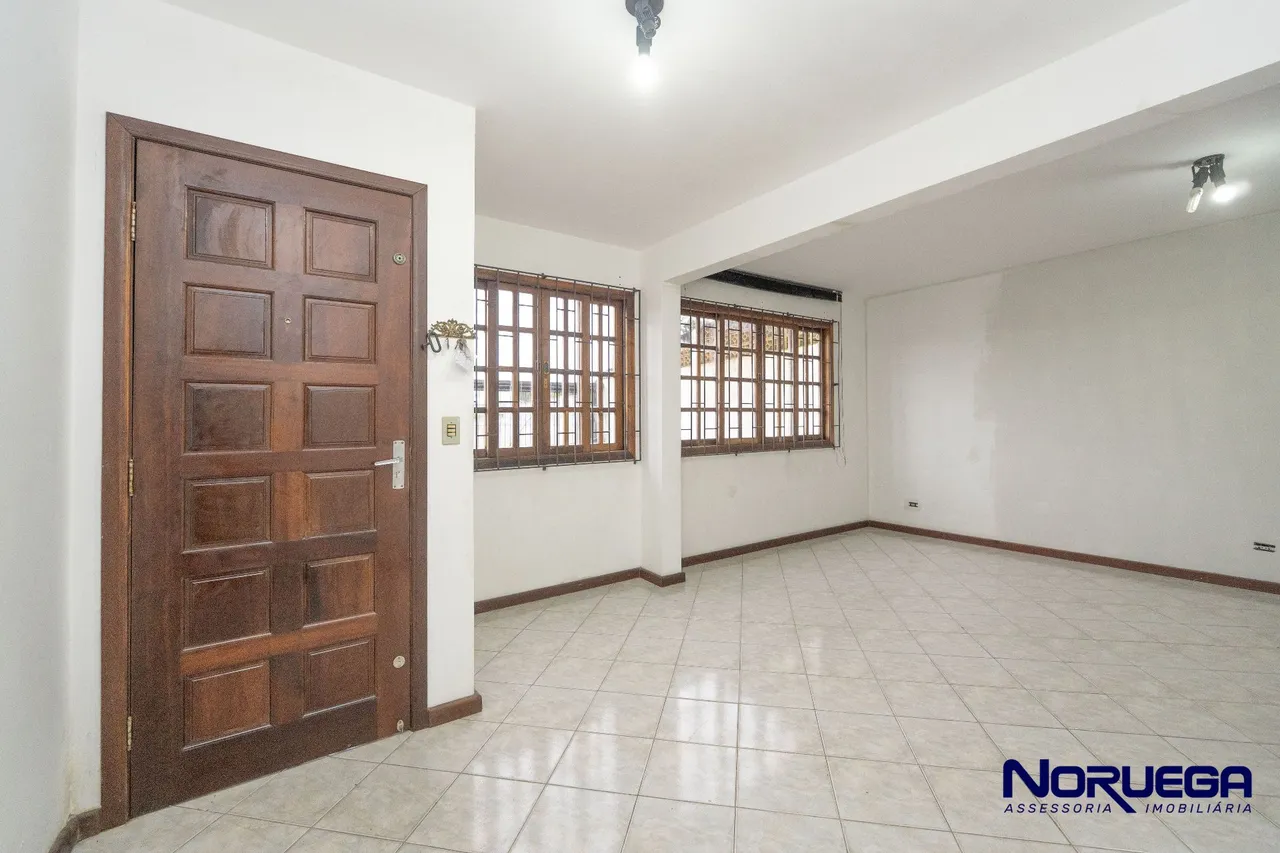 House with a closed kitchen and 3 bedrooms — photo 7