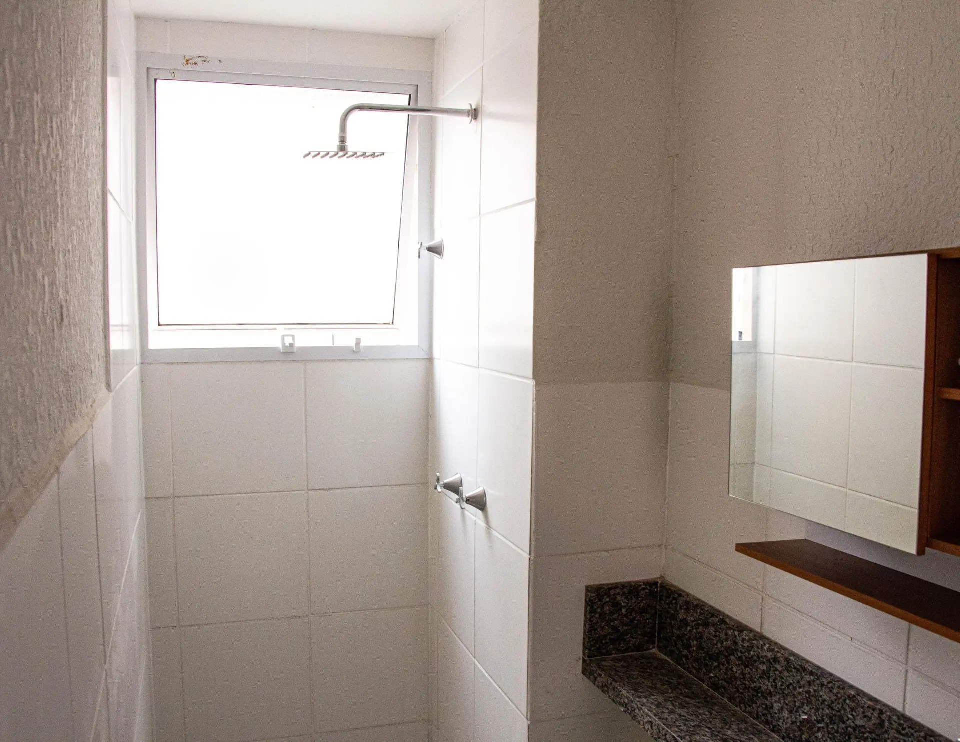 Unfurnished 2-bedroom rental with 1 parking spot — photo 10