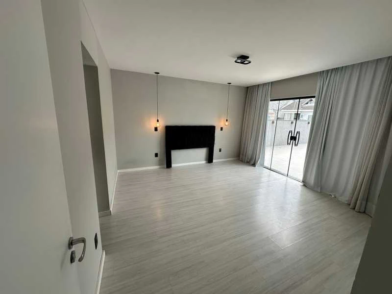 Casa com 4 suítes e 292 m², com 3 vagas e churrasqueira — photo 30