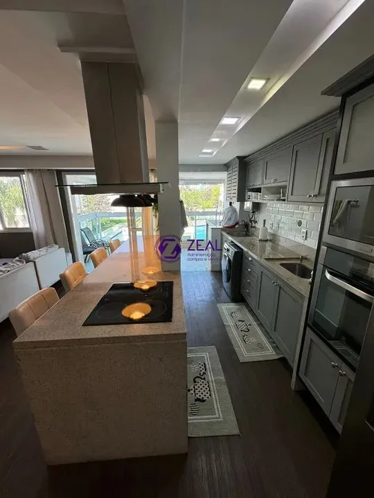 Furnished apartment with open-plan kitchen and 2 bedrooms — photo 2