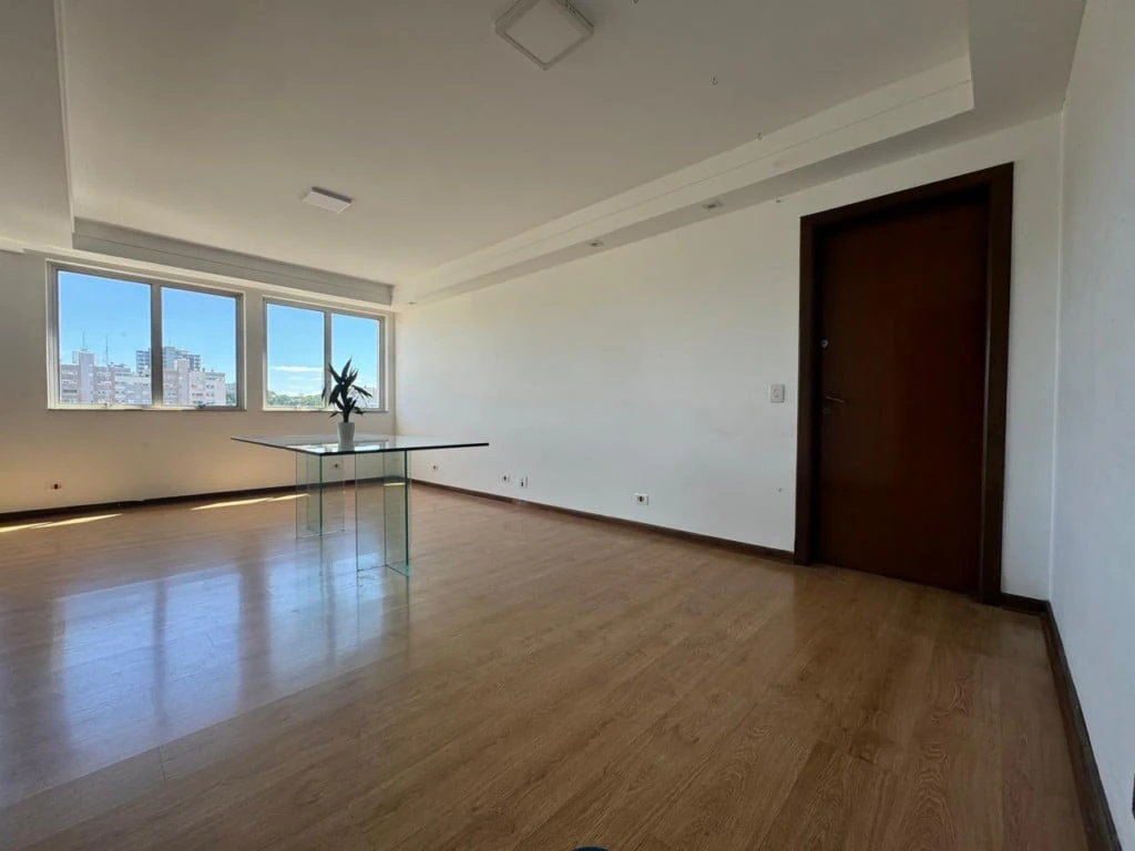 Квартира 268 м² із заскленим балконом та гардеробною — photo 16