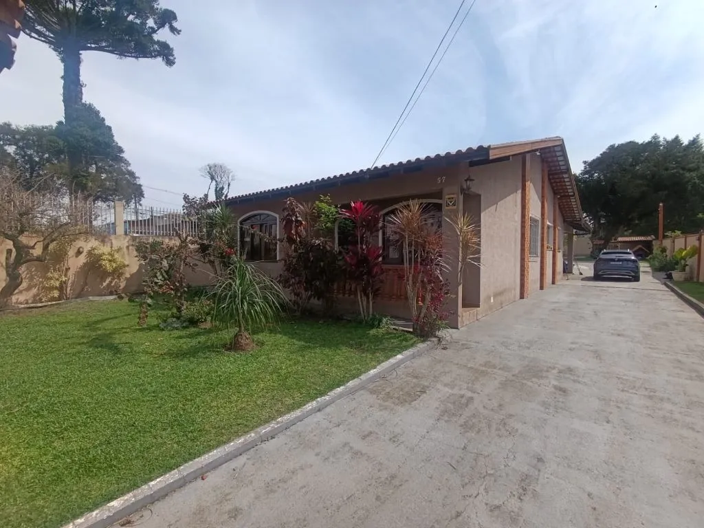 3-bedroom house with a bathtub in Curitiba — photo 11