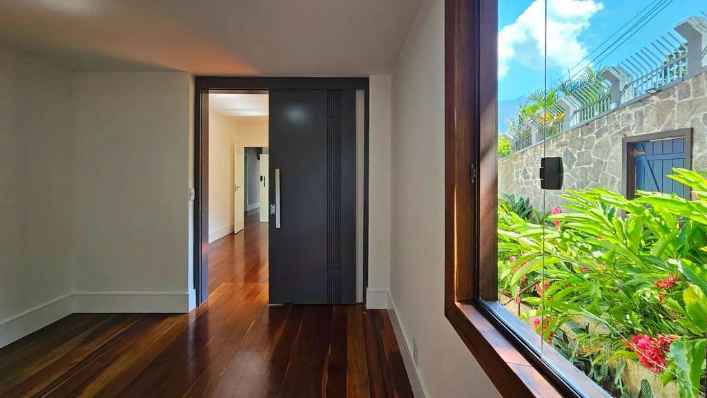 Condo house with 5 bedrooms and a gas kitchen — photo 25