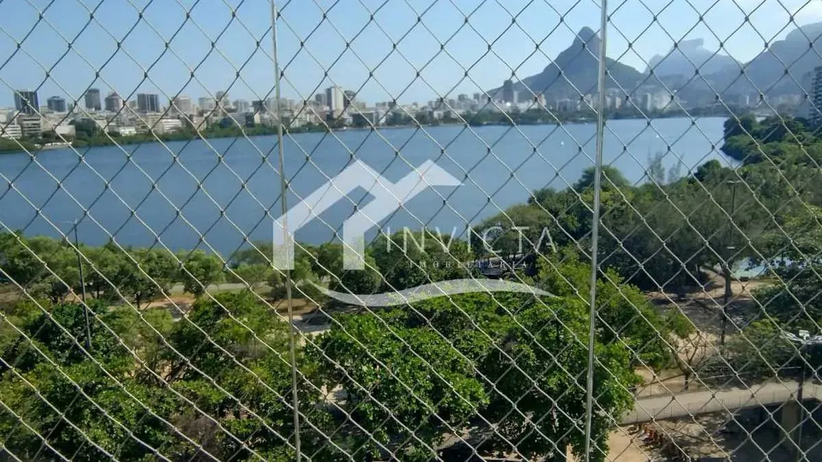 Residential apartment with 3 bedrooms and enclosed balcony — photo 20