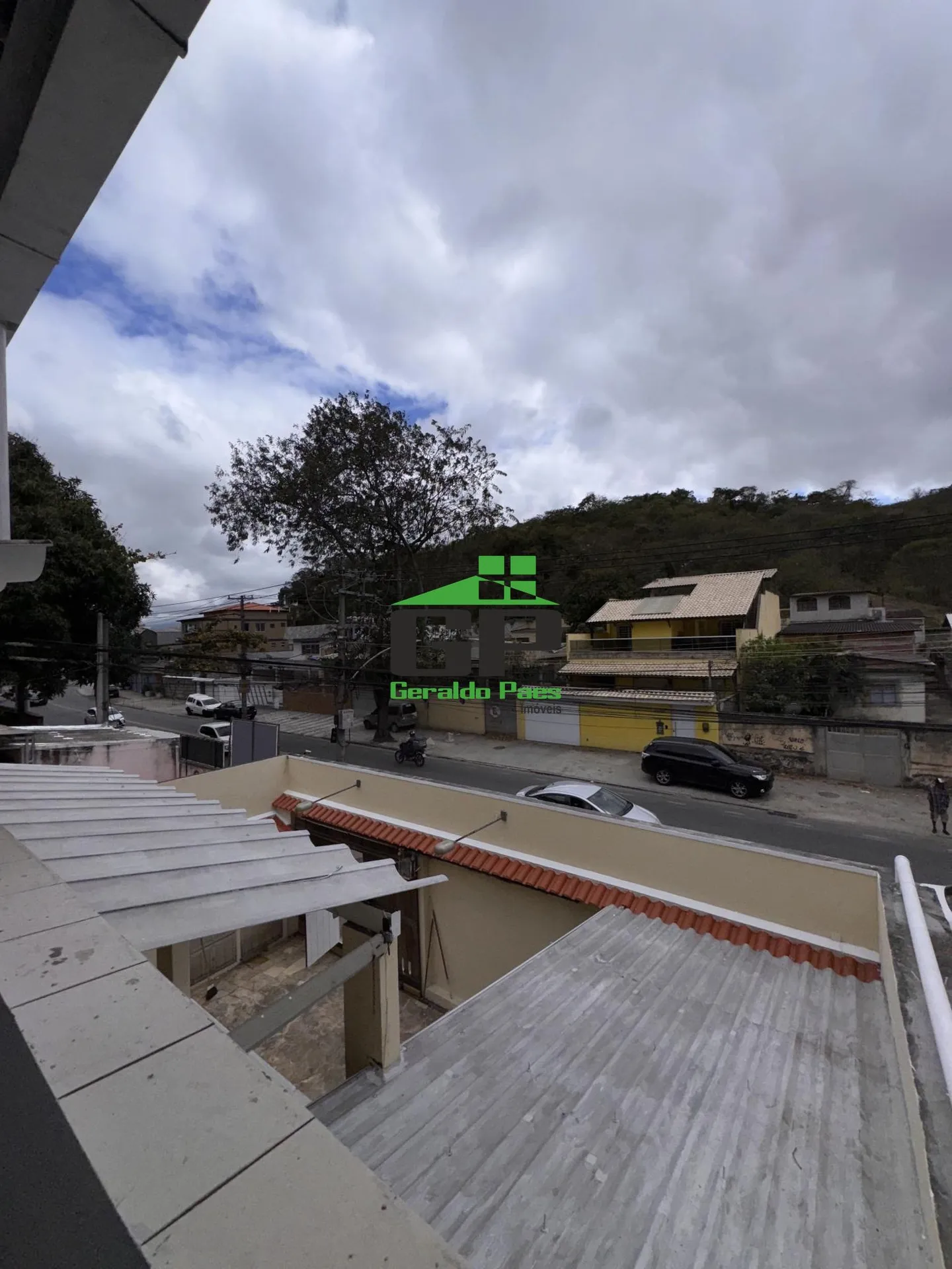 Unfurnished house with 4 bedrooms and a balcony — photo 43