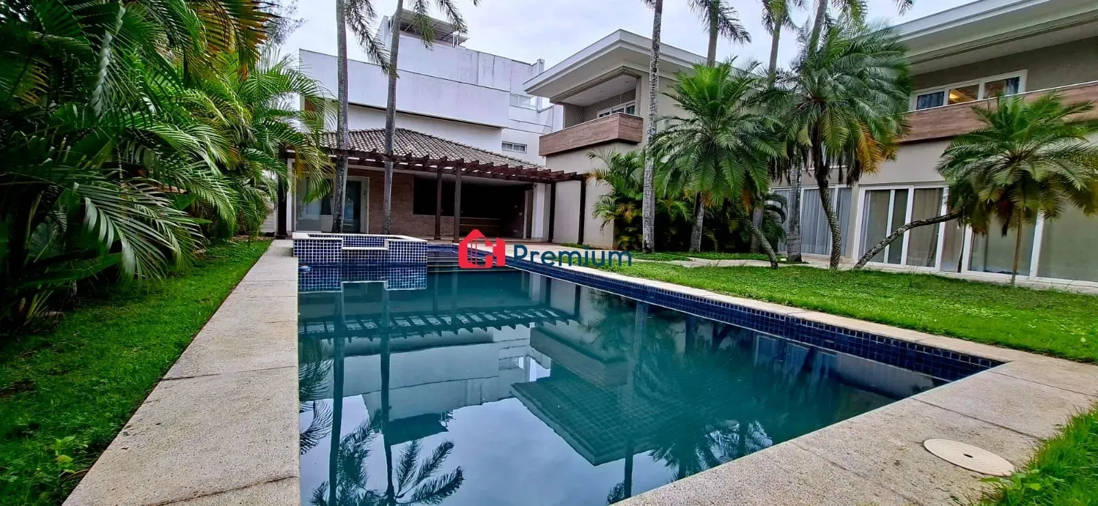 Casa com 5 suítes e 7 banheiros, 5 vagas — photo 4