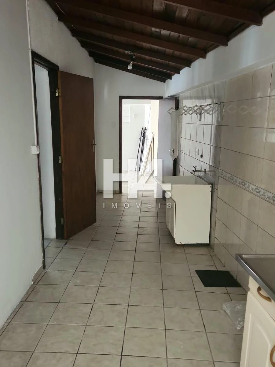 2-bedroom house with a washing machine in Curitiba — photo 4