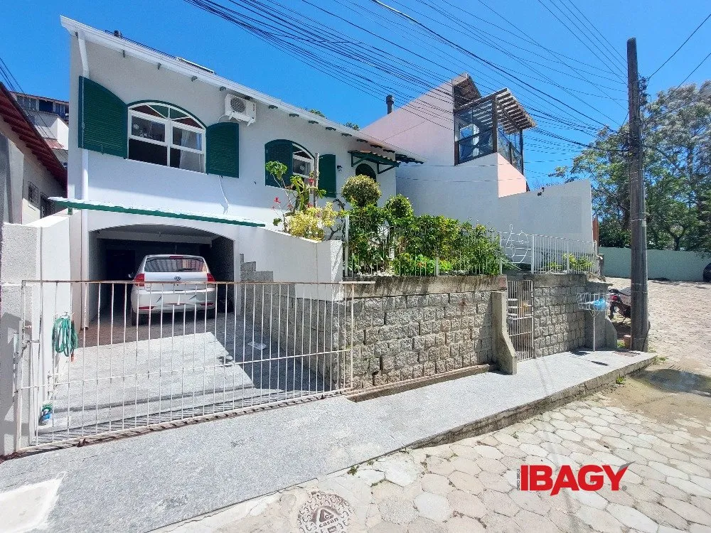 3-bedroom house with 1 bathroom and a gas kitchen — photo 18