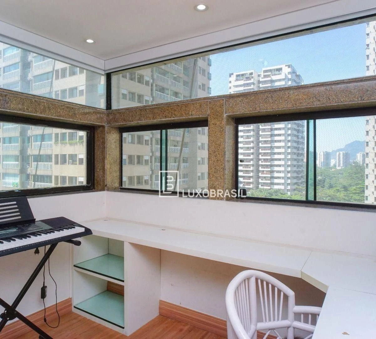 Apartamento mobiliado com varanda envidraçada e 4 quartos — photo 20