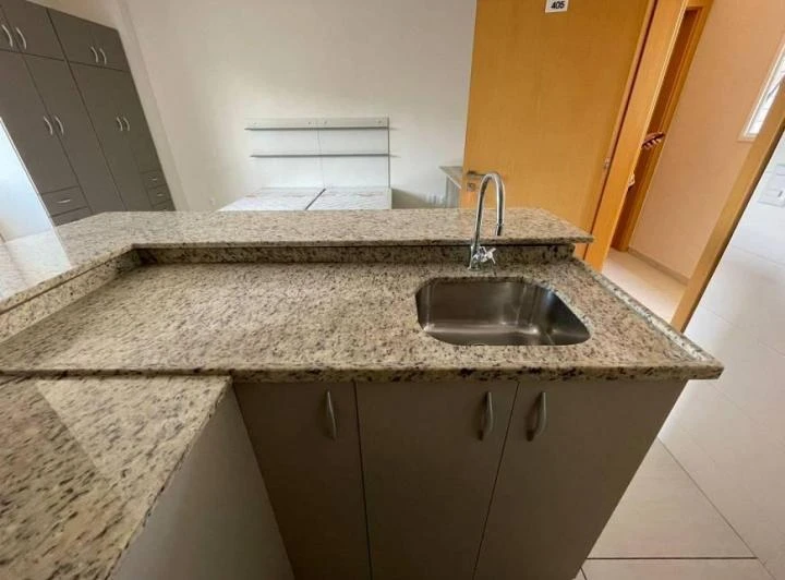 Apartamento mobiliado com cozinha compacta e forno — photo 4