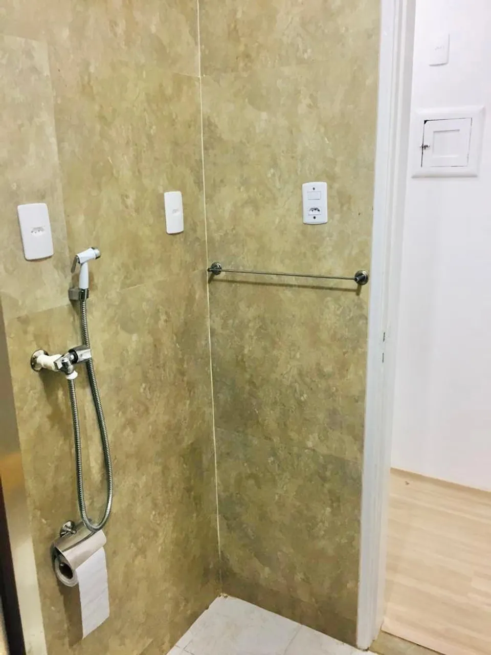 Apartamento de 1 dormitorio con ducha con vidrio — photo 8
