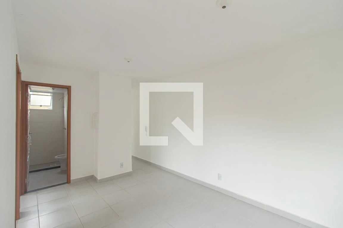 Unfurnished 2-bedroom apartment with private garden — photo 14