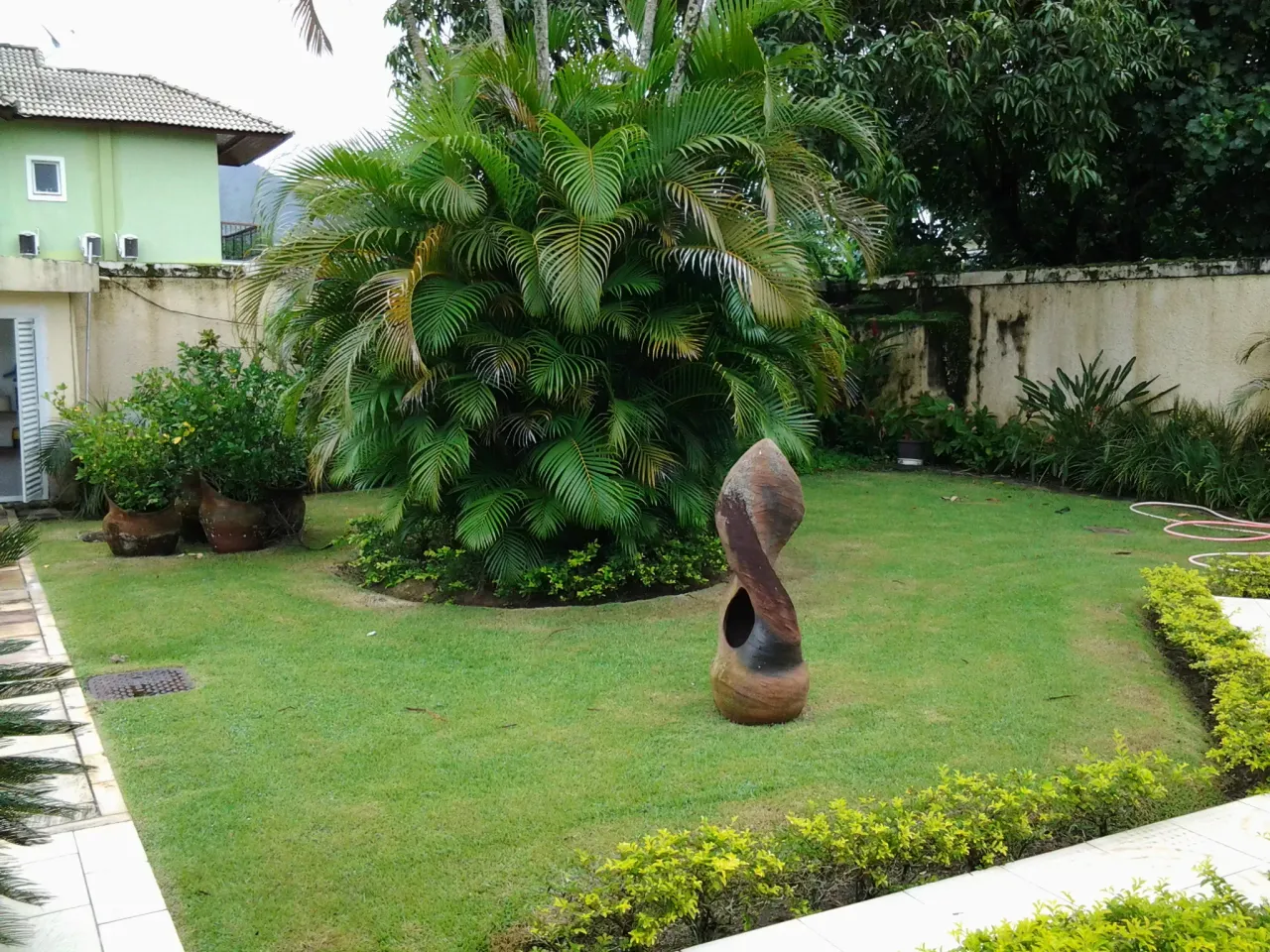 Casa com 4 quartos e 5 banheiros com fogão a gás — photo 7