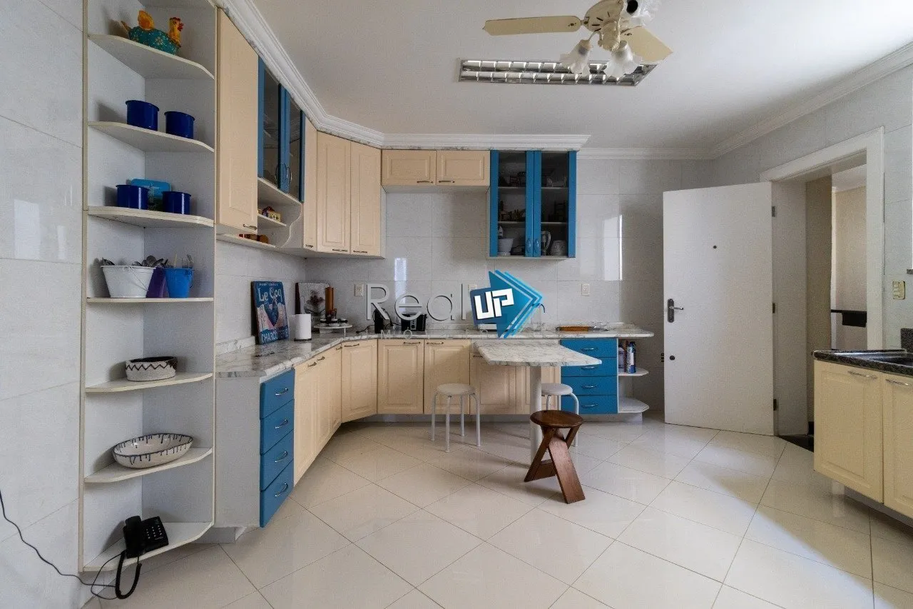 Condominium house with 5 bedrooms and 1081 m² plus laundry — photo 63