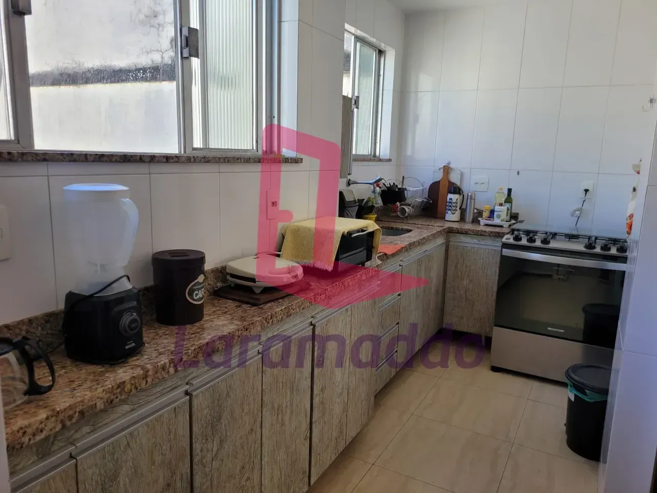 210 m² apartment with 5 bedrooms and 3 bathrooms — photo 32