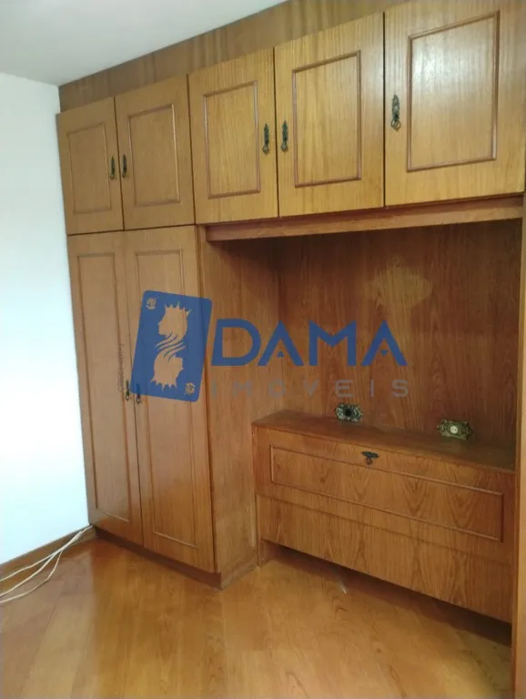 Wood or laminate floors in a 2-bedroom apartment, 79 m² — photo 8