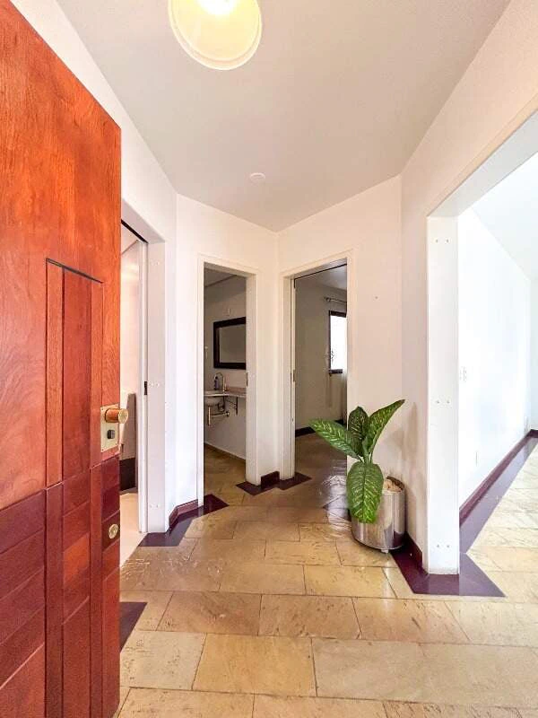 3-bedroom apartment with a home office — photo 22