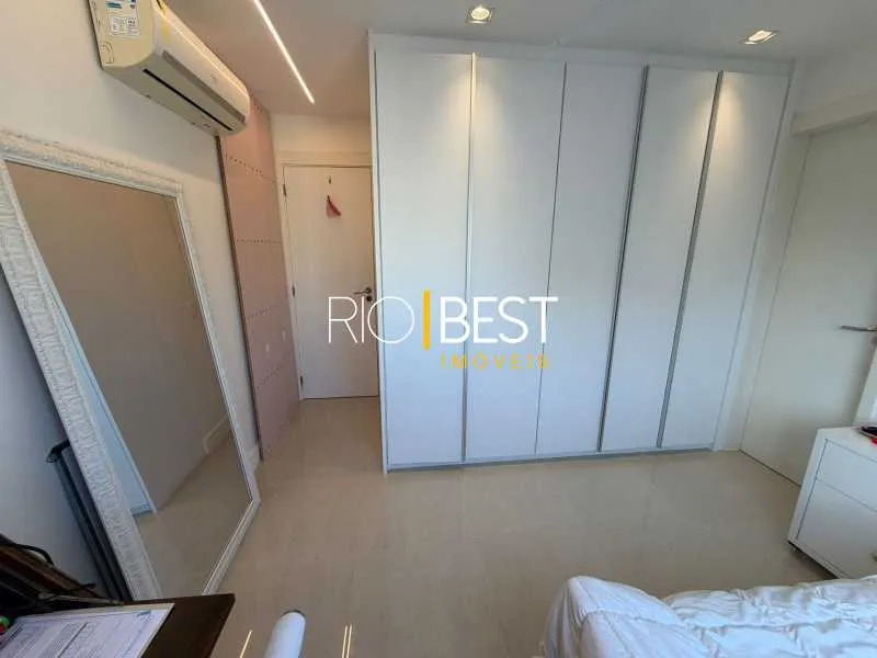 Floor-to-ceiling windows in a 4-bedroom apartment, 385 m² — photo 30