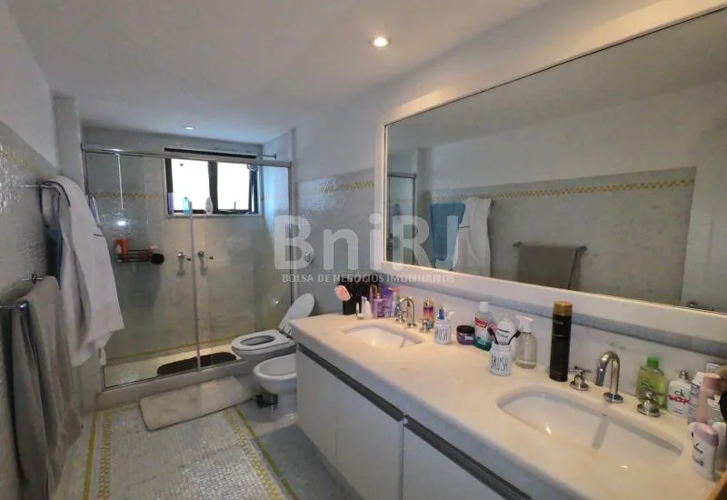 Furnished apartment with 4 bedrooms and a gas stove — photo 15