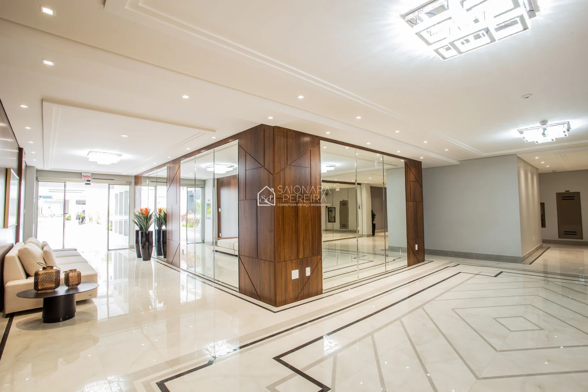 Застеклённый балкон и 3 спальни: квартира 102 м² — photo 3