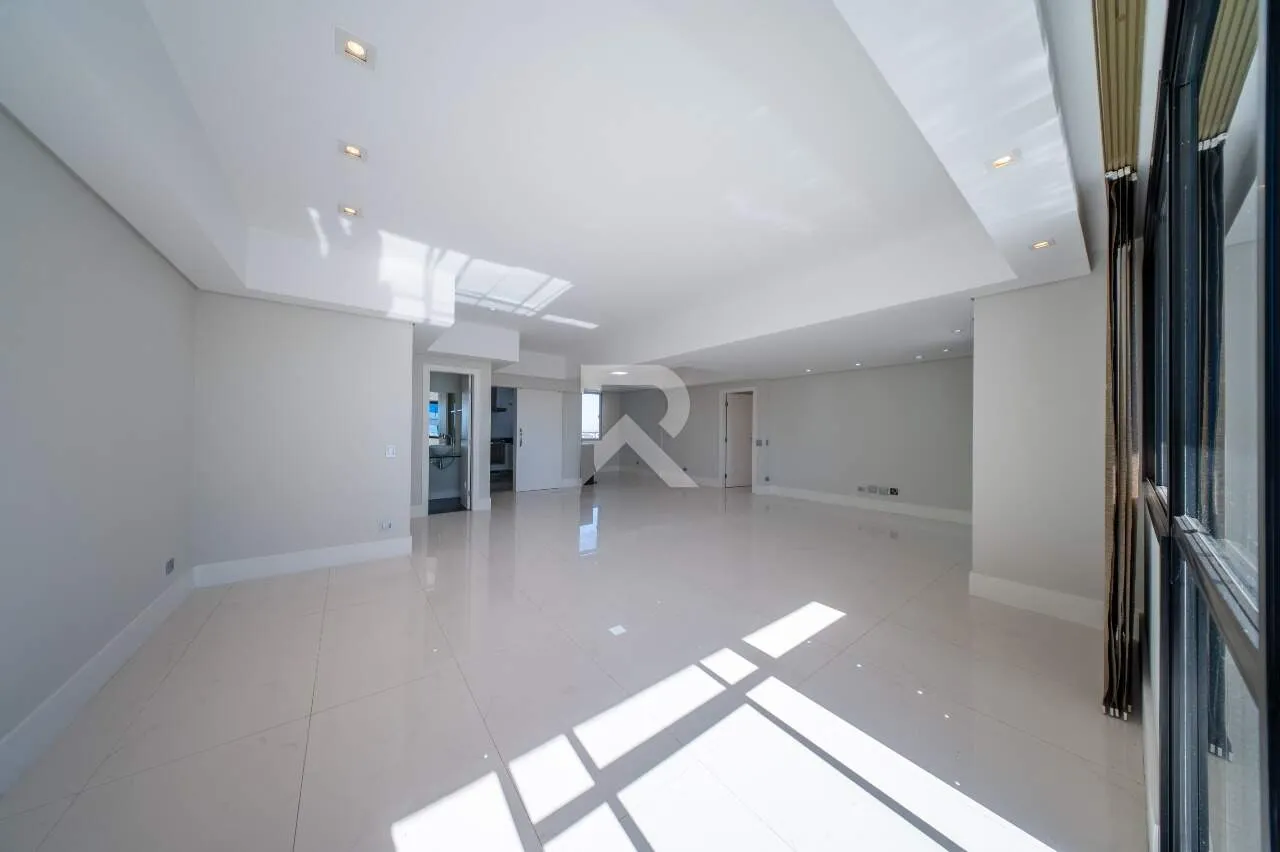 151 m² apartment with 3 bedrooms and 2 parking spots — photo 8