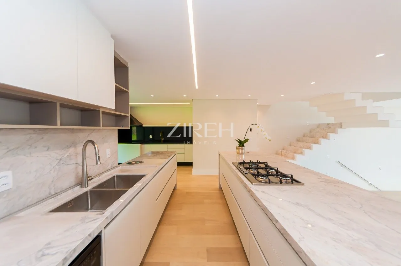 3-bedroom house with a bathtub — photo 14