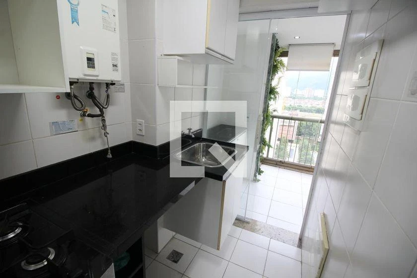 2-bedroom apartment with en-suite and glass balcony — photo 31