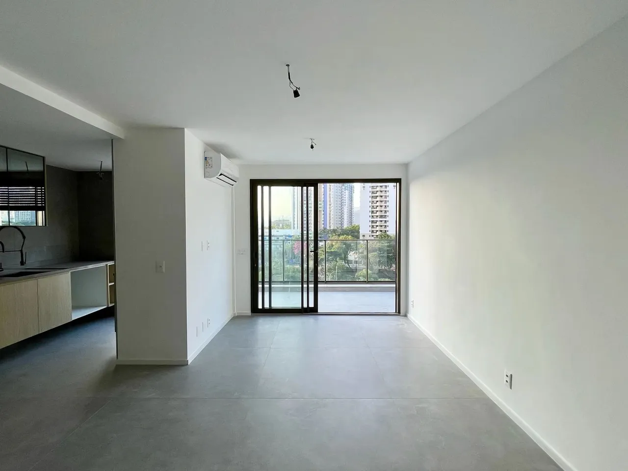 Apartment with 3 bedrooms, 3 bathrooms and balcony — photo 10