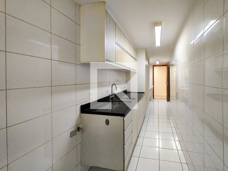 Квартира 293 м² з робочим місцем та гардеробною — photo 23