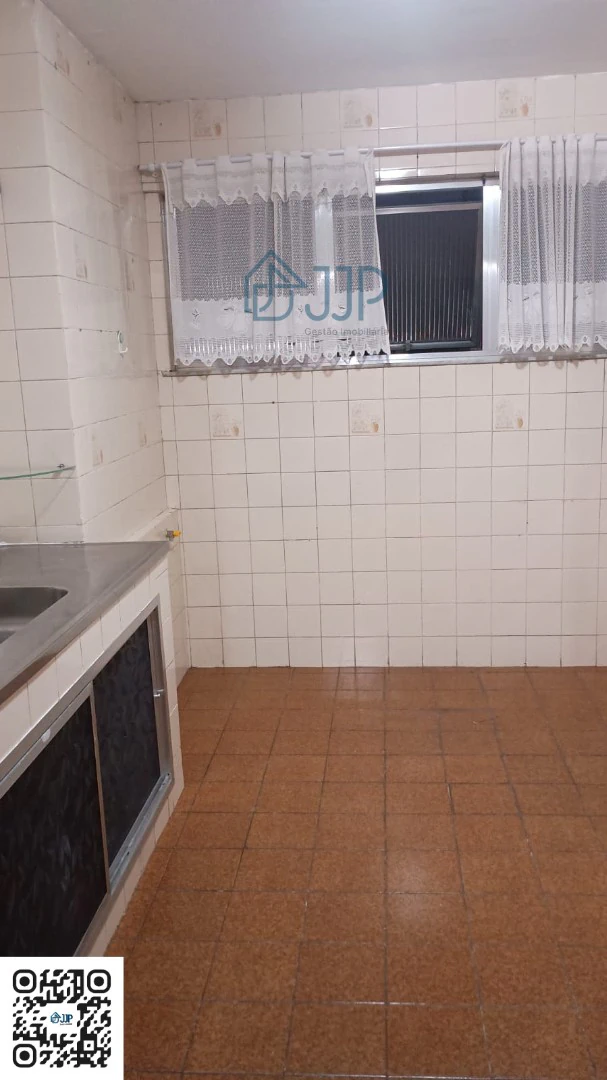 Unfurnished apartment with a balcony and 2 bedrooms — photo 2