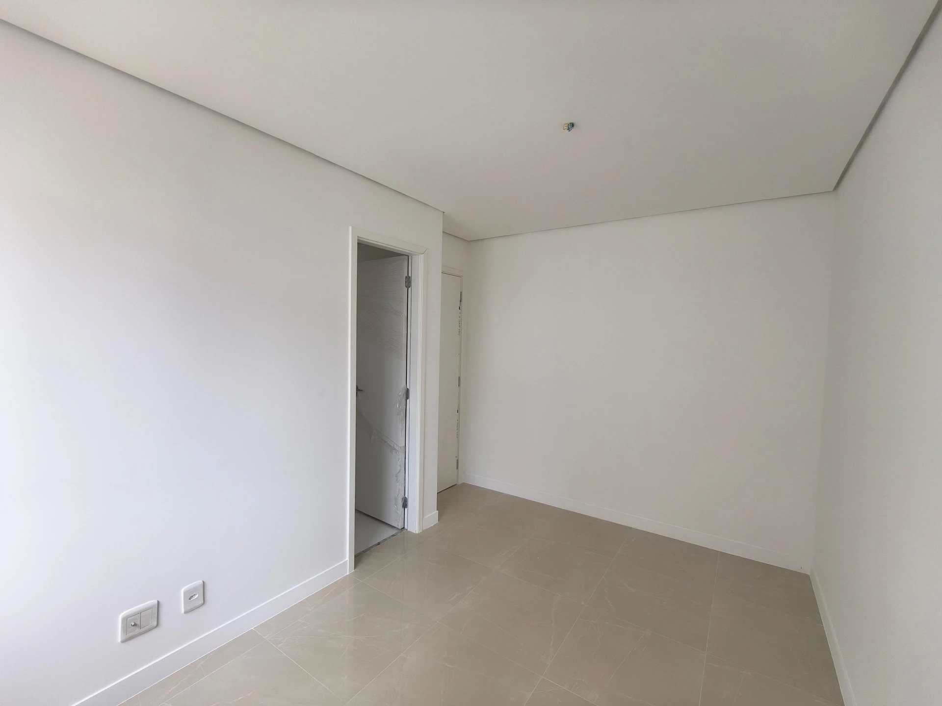 Apartment with 3 bedrooms, 2 bathrooms and parking — photo 34