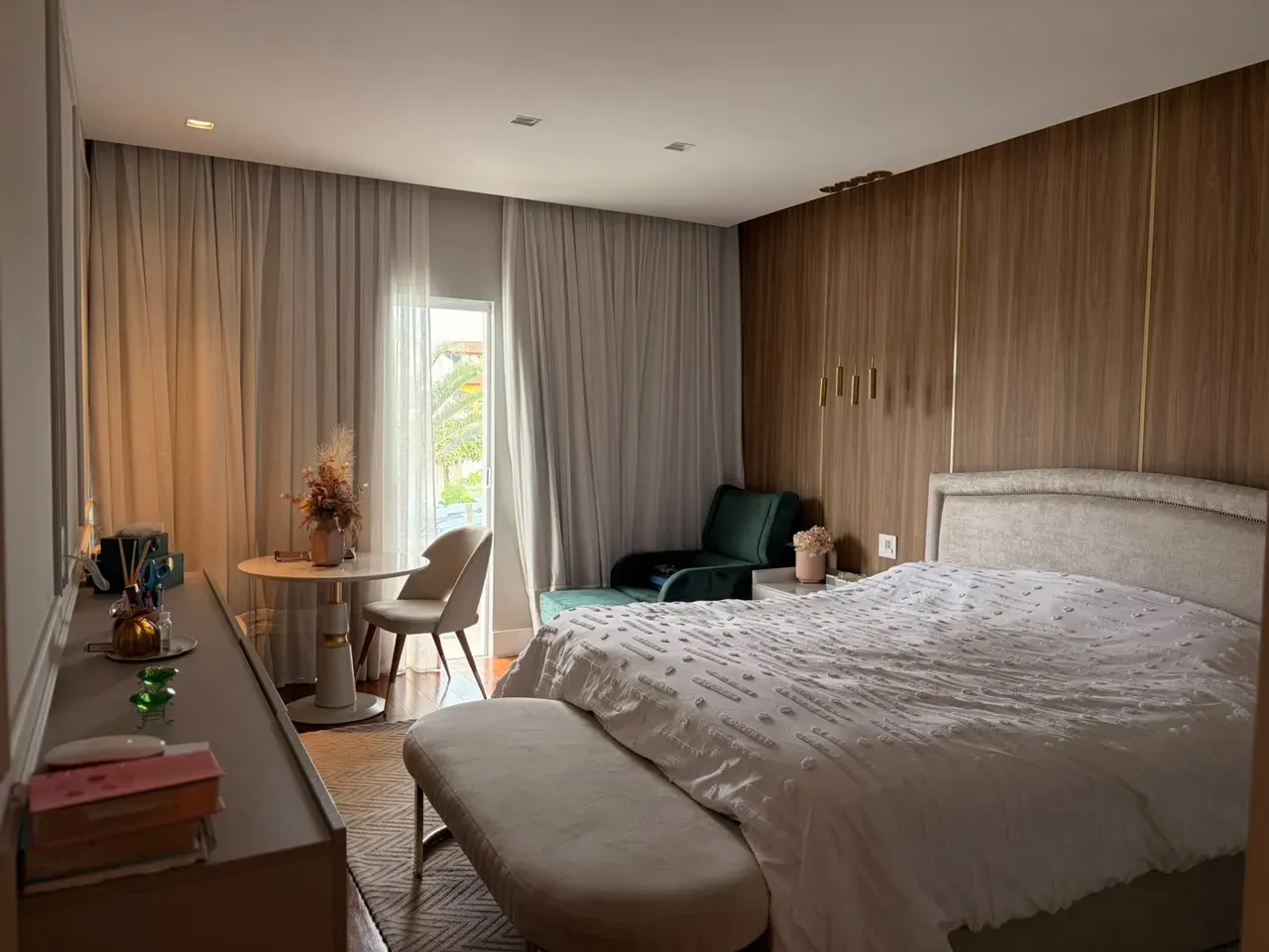 373 m² house with a home office and a grill on the balcony — photo 4