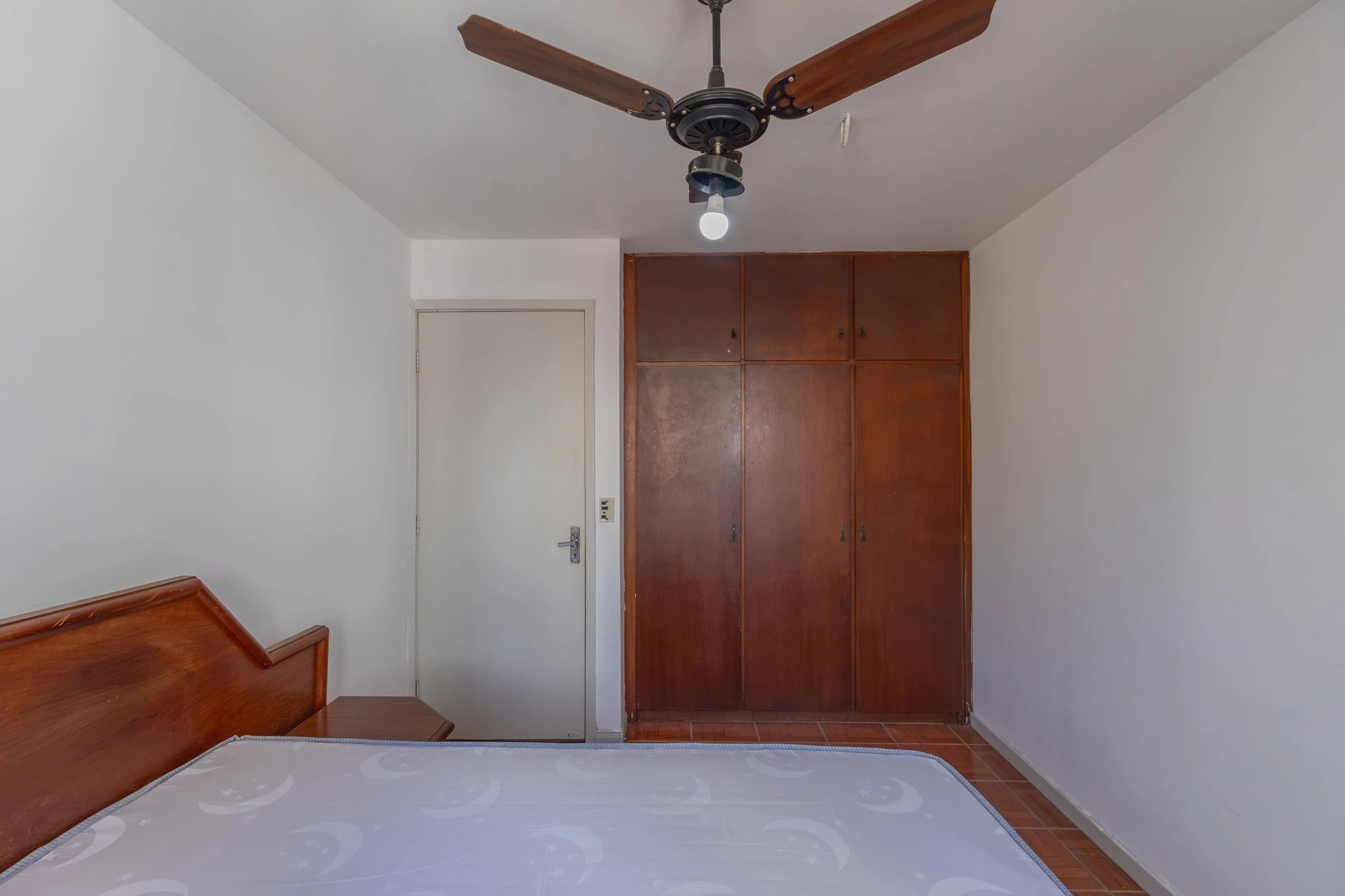 2-bedroom apartment with a washing machine in Curitiba — photo 13
