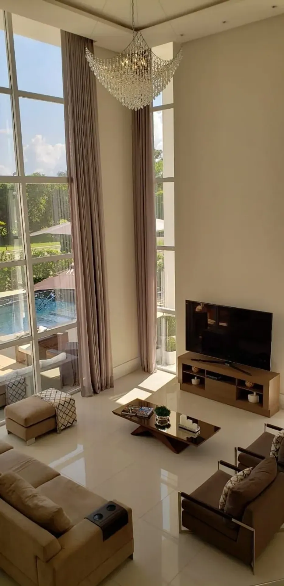 Casa amueblada con 5 suites y 700 m² — photo 4