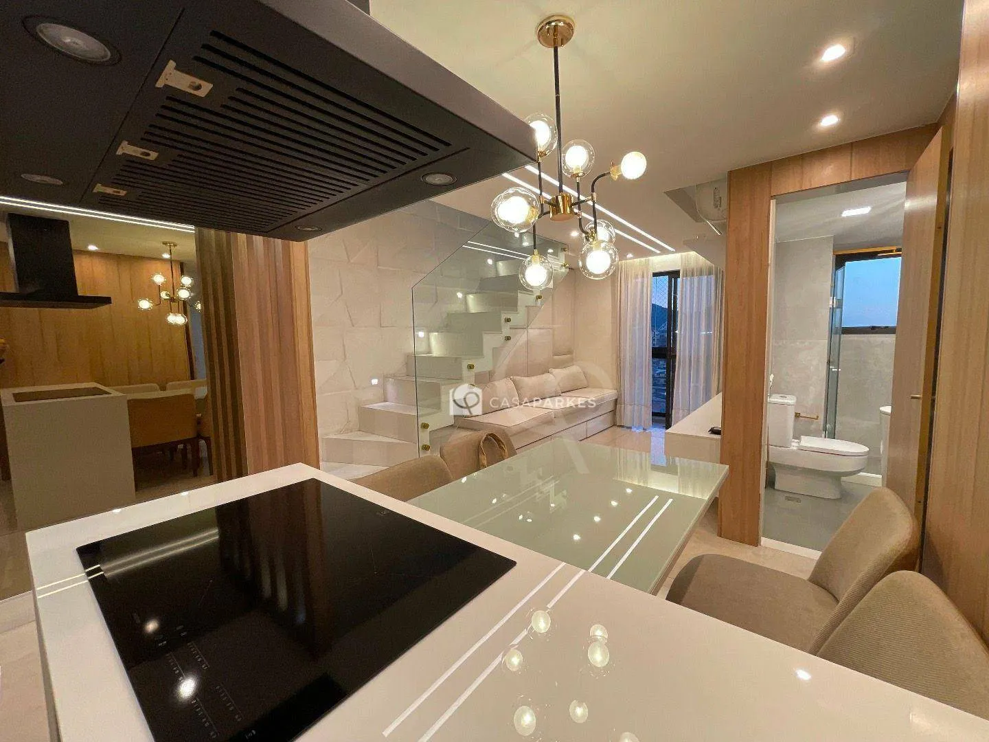Balcony with a grill in a 3-bedroom apartment, 120 m² — photo 10