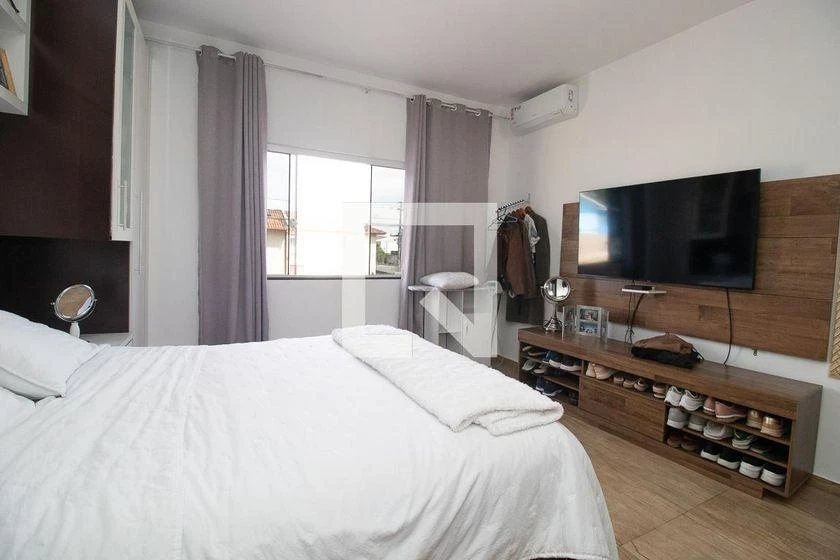 4-bedroom house with a home office in Curitiba — photo 38