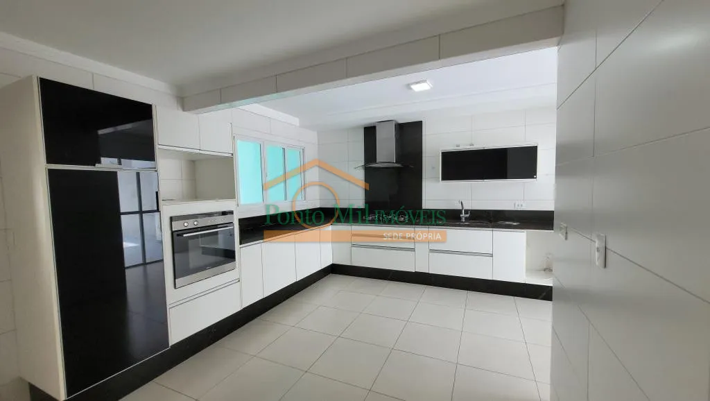 Single-floor house with 3 bedrooms and a closed kitchen — photo 4