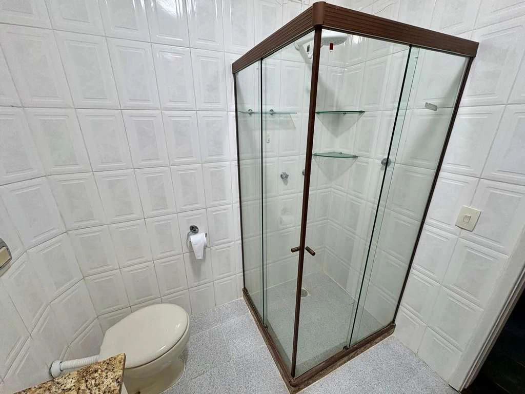 Furnished 4 en-suite bedrooms with 9 bathrooms — photo 9