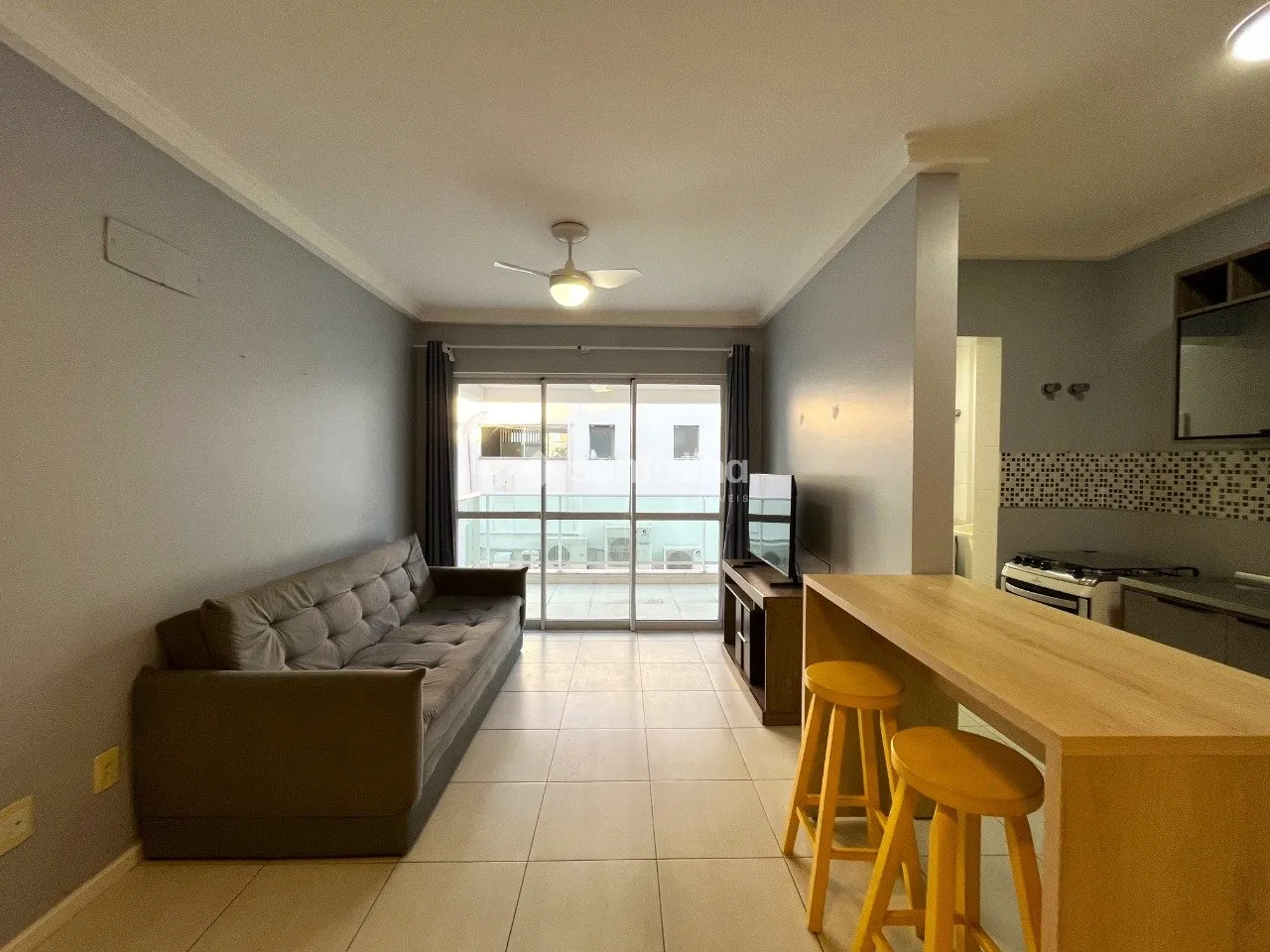 Furnished 2-bedroom apartment with balcony — photo 19