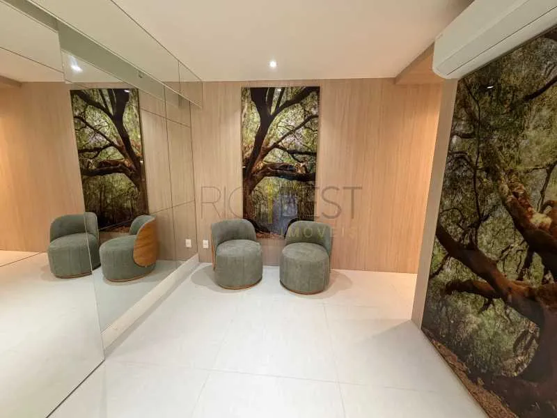 Furnished apartment with 3 suites and glass balcony — photo 6