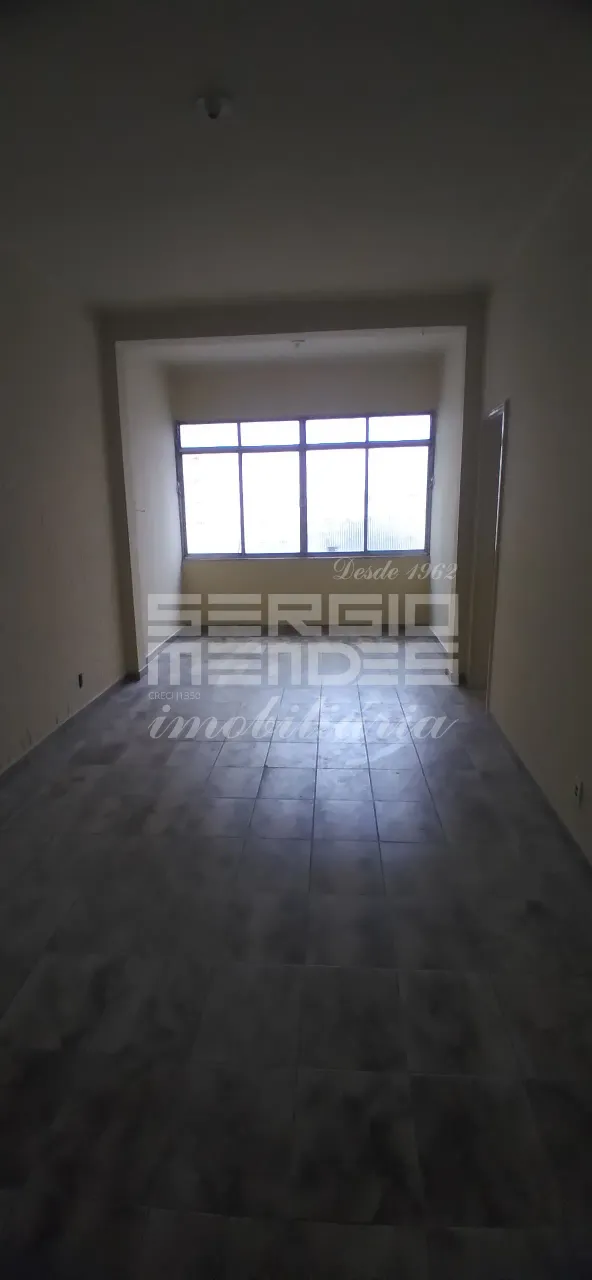 Unfurnished 3-bedroom apartment with a separate kitchen — photo 13