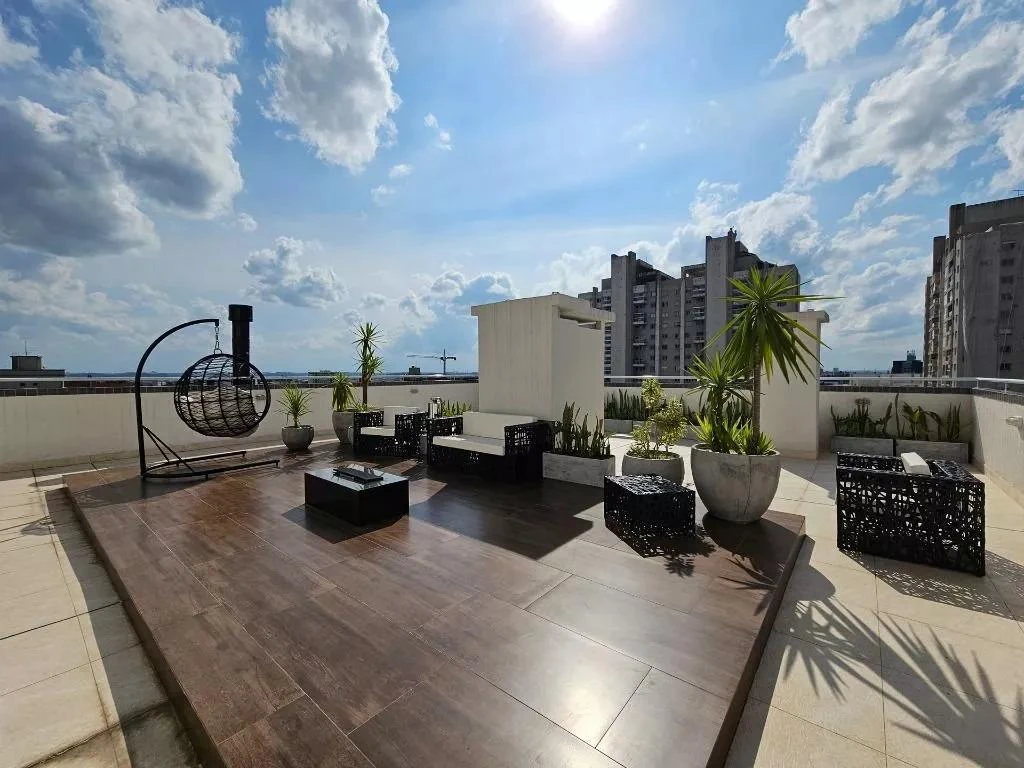 One-bedroom apartment with a grill on the balcony — photo 30