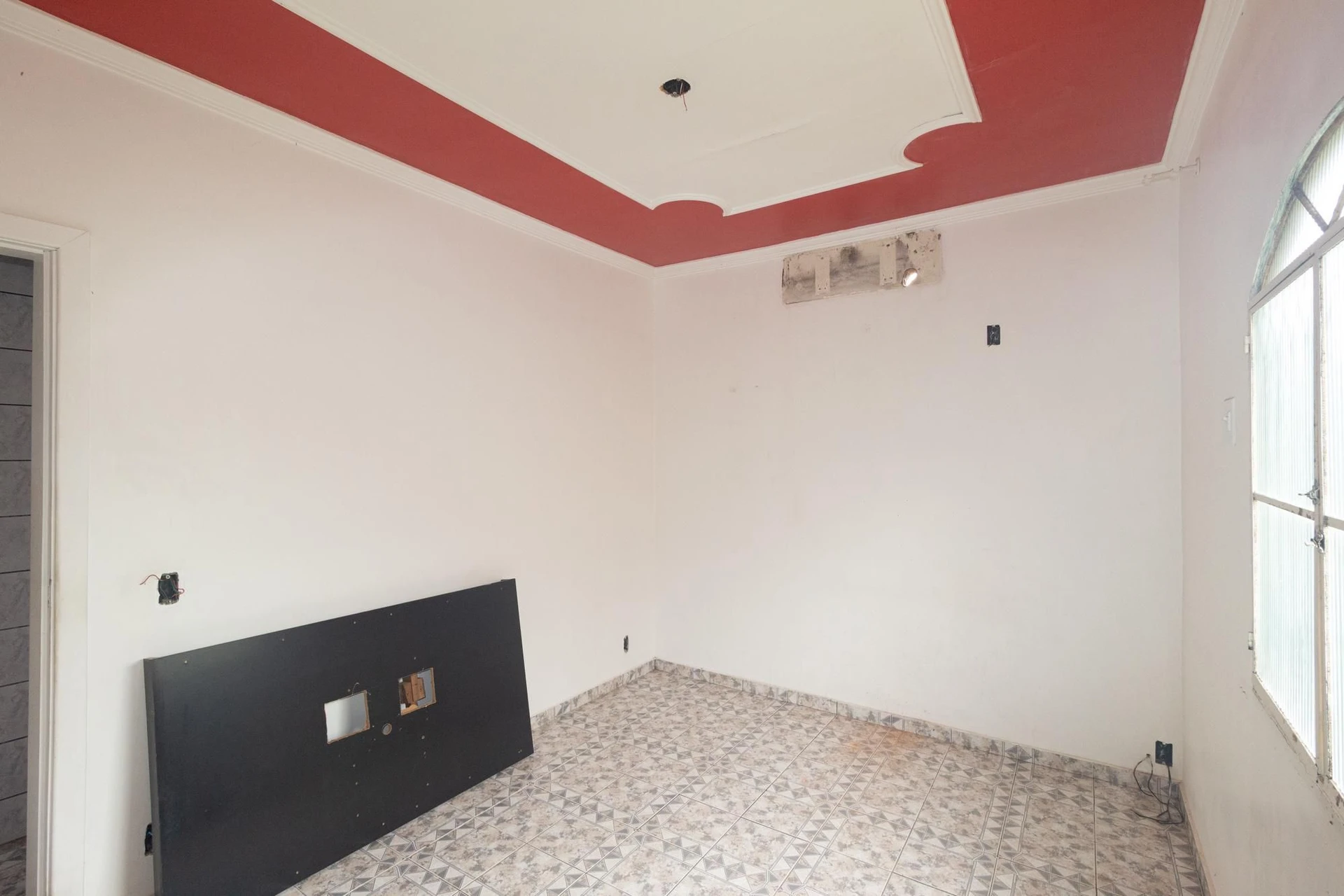 360 m² house with a home office and a garden — photo 41