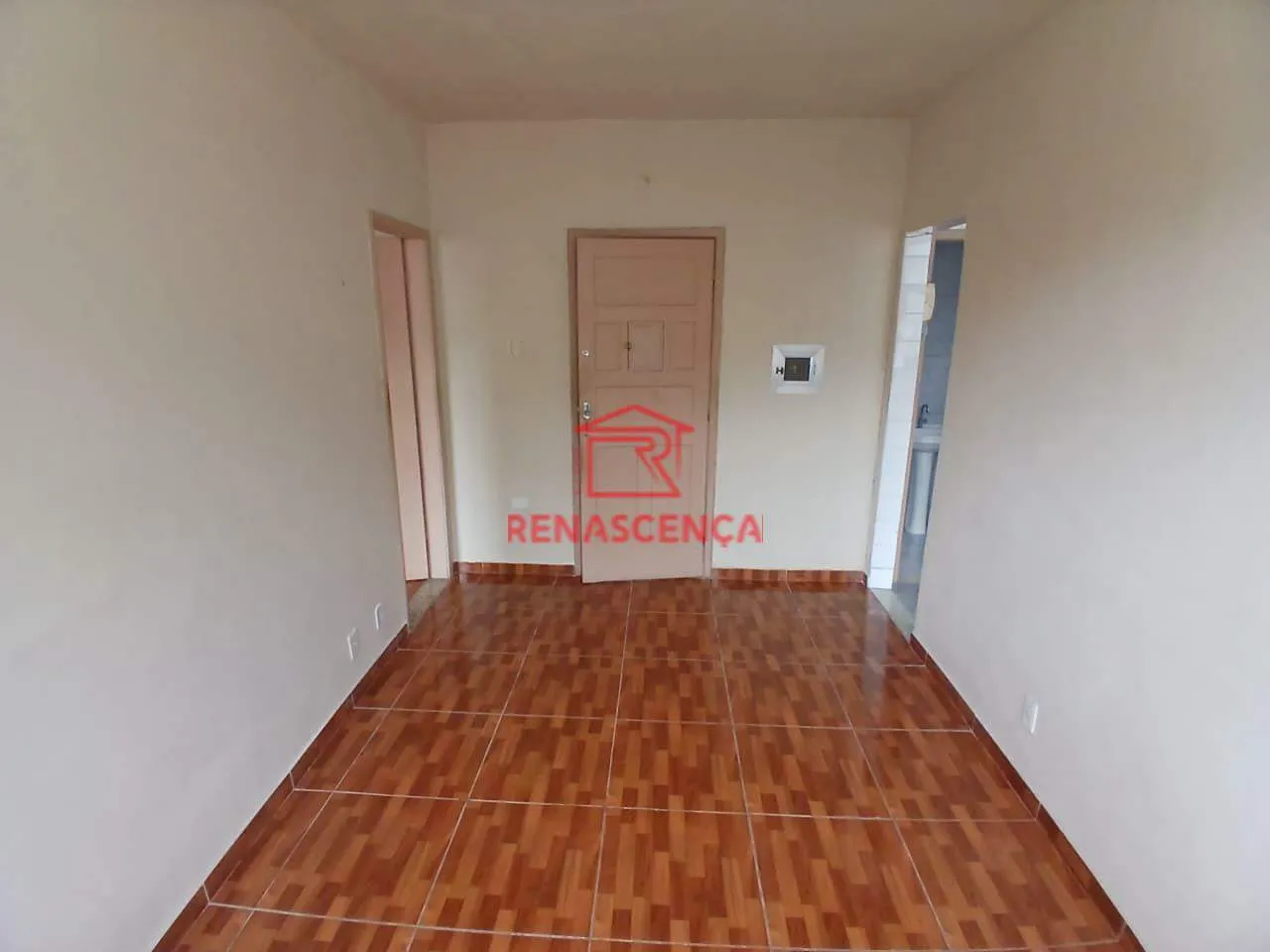 Unfurnished 1-bedroom apartment with closed kitchen — photo 2