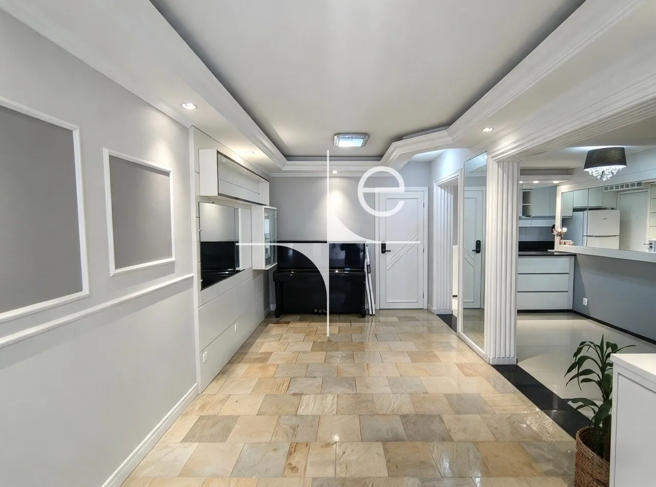 Furnished apartment, 105 m², with a glass-enclosed balcony — photo 4