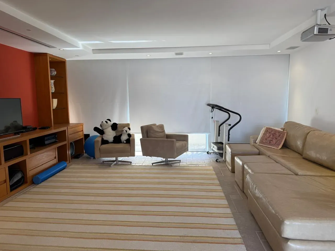 Furnished 470 m² house with 4 en-suite bedrooms and pool — photo 36
