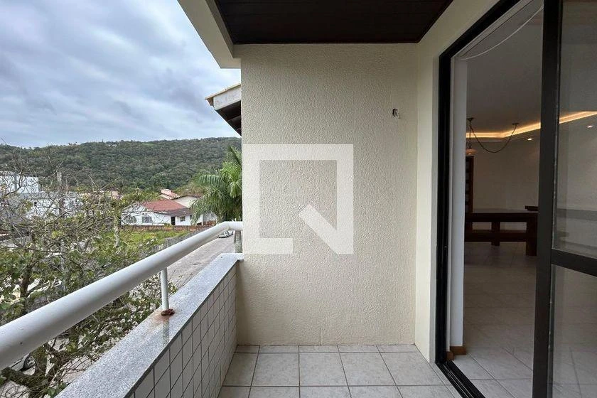 5-bedroom apartment with a bathtub in Florianópolis — photo 50