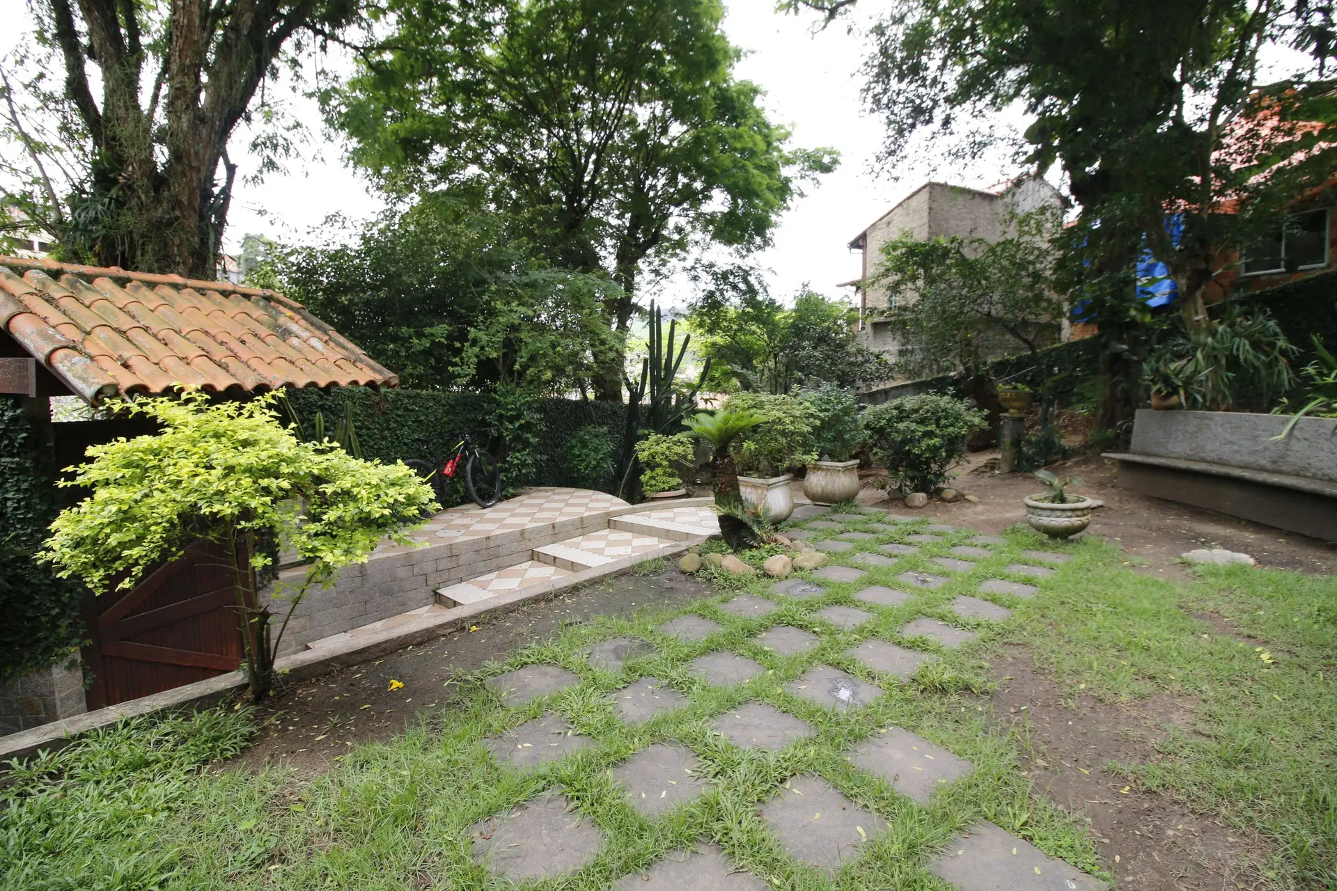 Furnished house, 700 m², with a jacuzzi — photo 31